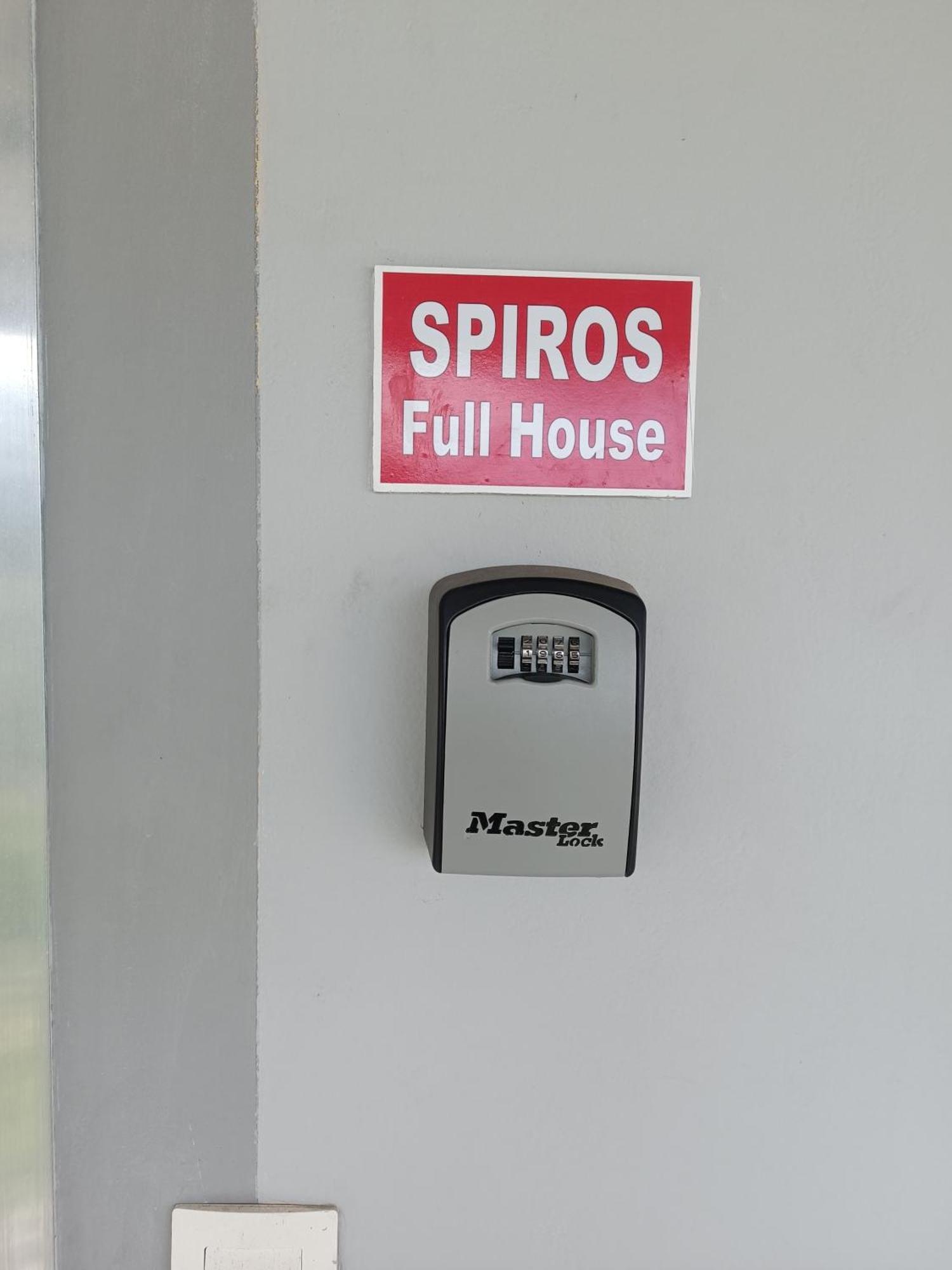 Spiros Full House In Marathias Apartamento Exterior foto